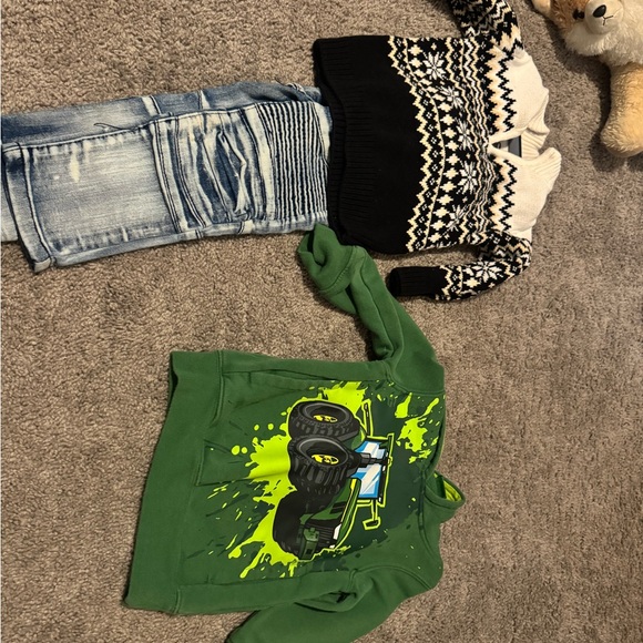 Assorted Clothing Collection - Picture 7 of 10